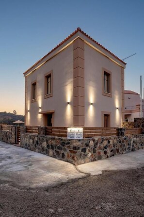 Deluxe Villa, Balcony, Garden View | Exterior - Villa Elpida (Chania)
