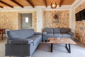 Deluxe Villa, Balcony, Garden View | Living area - Villa Elpida (Chania)