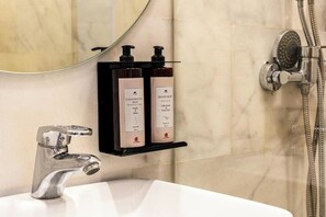 Bathroom - The Loft  (Casablanca)