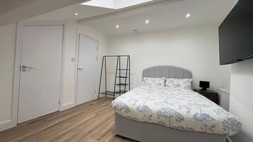 4 bedrooms, free WiFi, bed sheets