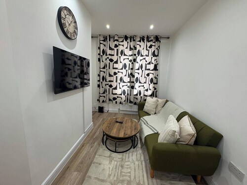 Central Leeds - House - Stay 6 - Parking - Garden