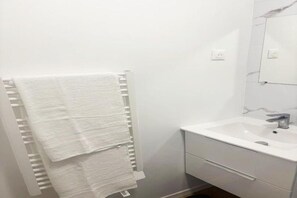 Bathroom - Spa Sauna et 35 m2 charmant plus 30 m2 de terrasse (Boulogne-sur-Mer)