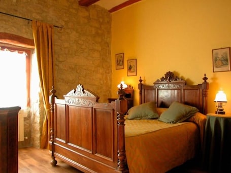 Room. La Casa de las Monjas