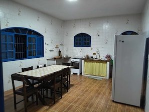 Dining - Grandma's house in Piúma: Backyard, Porch and 3 Bedrooms (Piúma)