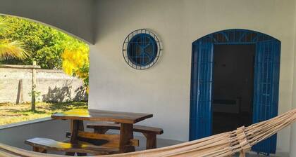 Grandma's house in Piúma: Backyard, Porch and 3 Bedrooms