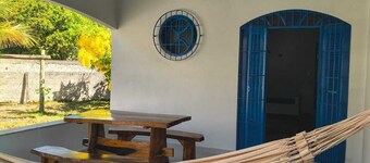 Grandma's house in Piúma: Backyard, Porch and 3 Bedrooms