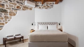 Deluxe House | Egyptian cotton sheets, premium bedding, down comforters