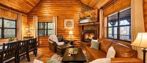 Smart TV, fireplace