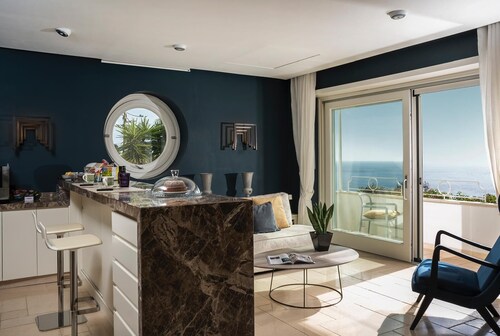 Roberhouse Tragara 37