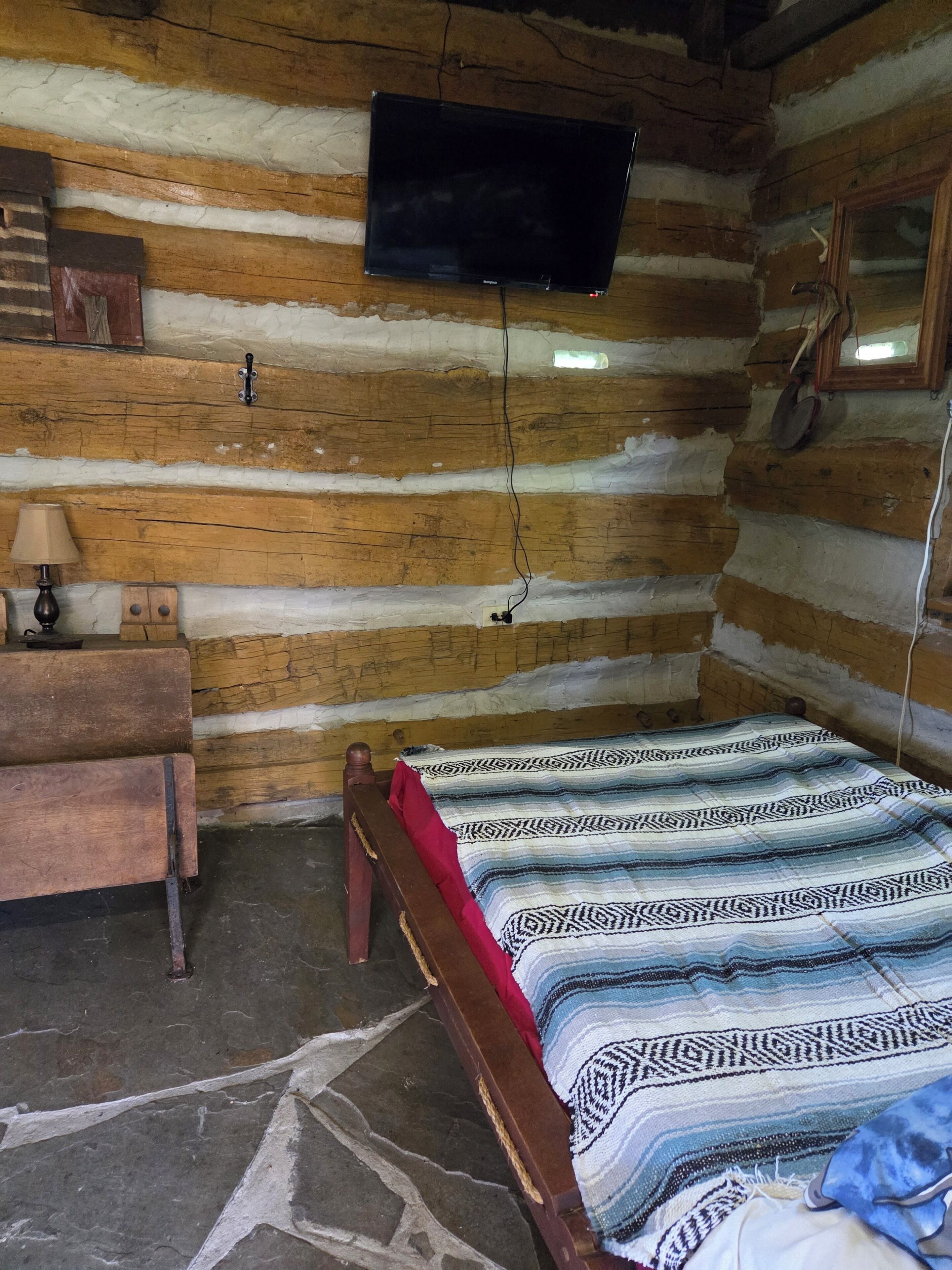 1 bedroom, bed sheets