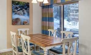 Dining - Cozy 2-bedroom condo with AC in delightful Zephyr Cove (Zephyr Cove)