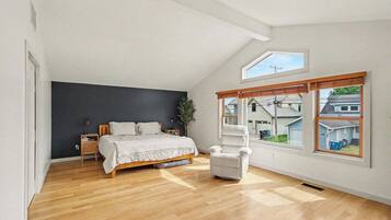5 habitaciones, escritorio, cuna de viaje y wifi
