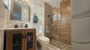 Bathroom - Peaceful, independent apartment in the heart of Fajardo. Refugio Boricua (Fajardo)