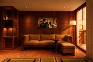 Suite Bourbon | Living area - Bourbon Hotel (Courchevel)