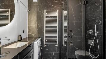 Superior Apartment, 1 Bedroom | Bathroom