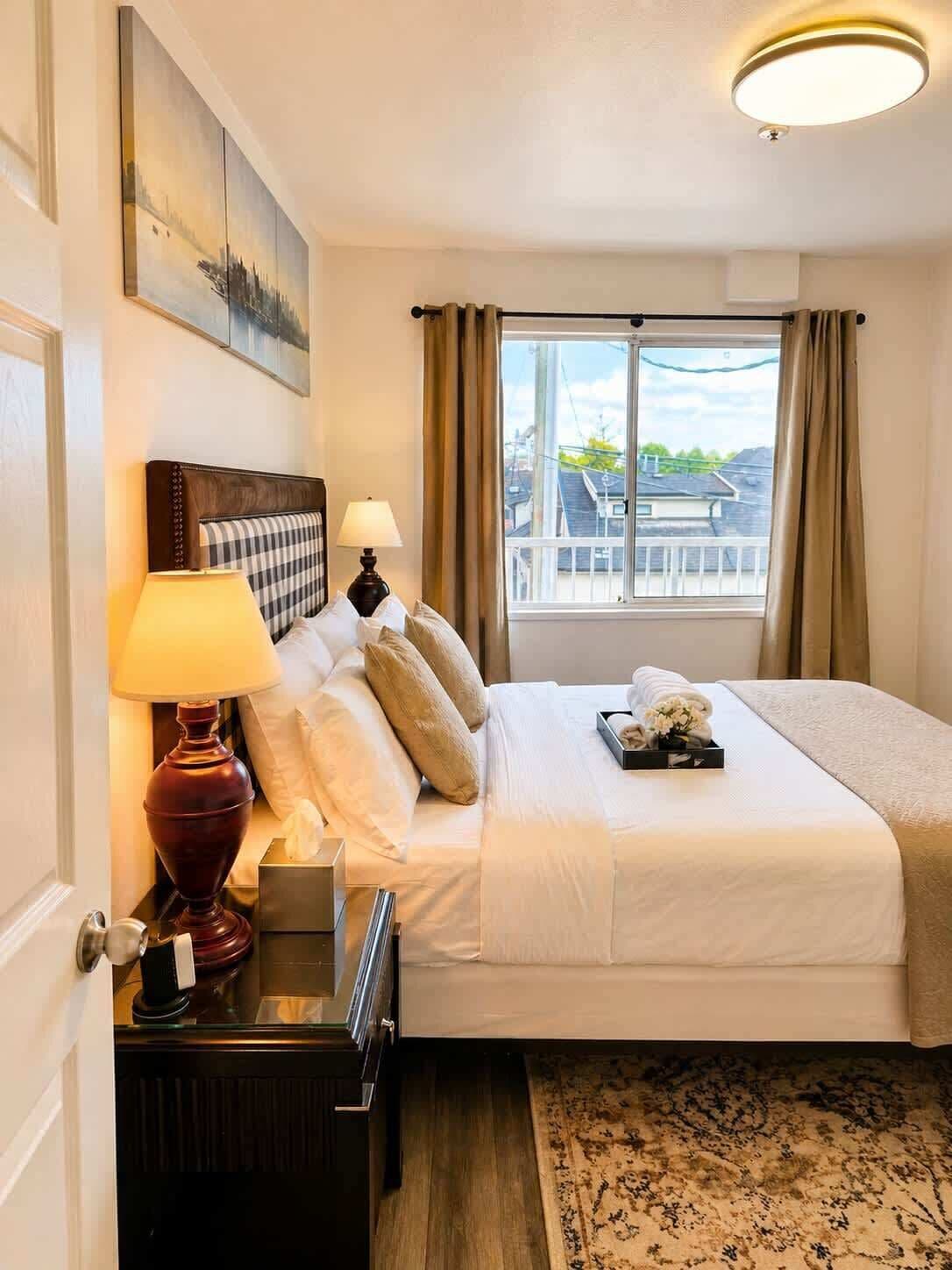 2 bedrooms, desk, iron/ironing board, WiFi