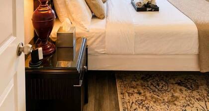 Cozy 2 BR-5min Downtown • Walk to Shops & Transit