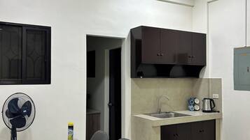Apartment, 1 Bedroom | Dining room
