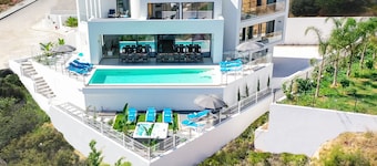 Villa Albert, Pool, Jacuzzi, Games Room