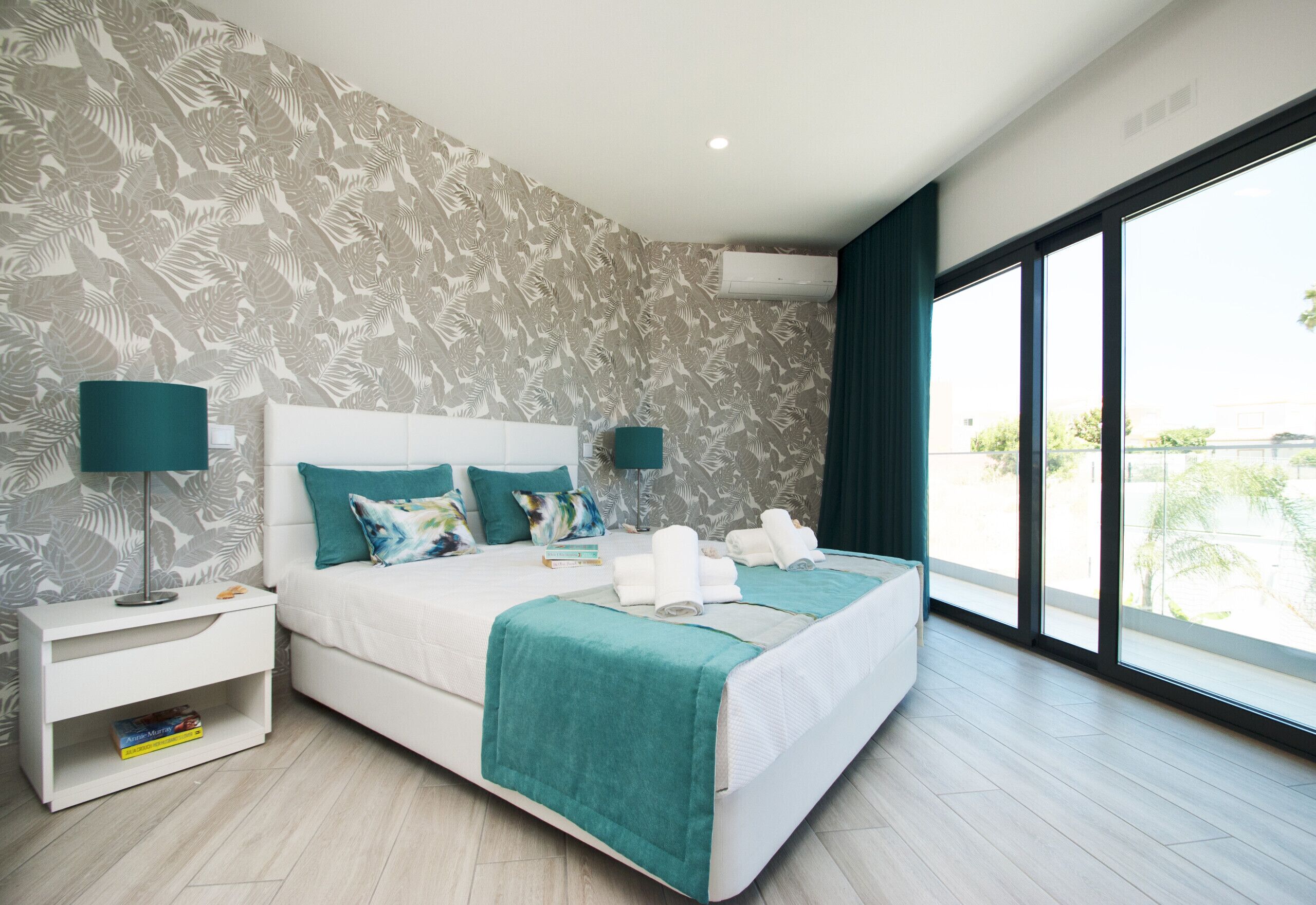 9 bedrooms, in-room safe, iron/ironing board, free WiFi