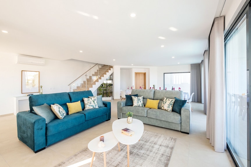 Villa Albert, Pool, Jacuzzi, Games Room - Porches