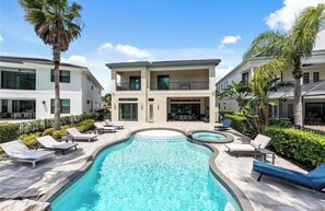 Pool - 12 minutes from Disney Property. Sleeps 20! Resort style pool, Arcade, Theater (Kissimmee)