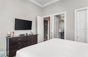 9 Schlafzimmer, Bügeleisen/Bügelbrett, Reisekinderbett, kostenloses WLAN