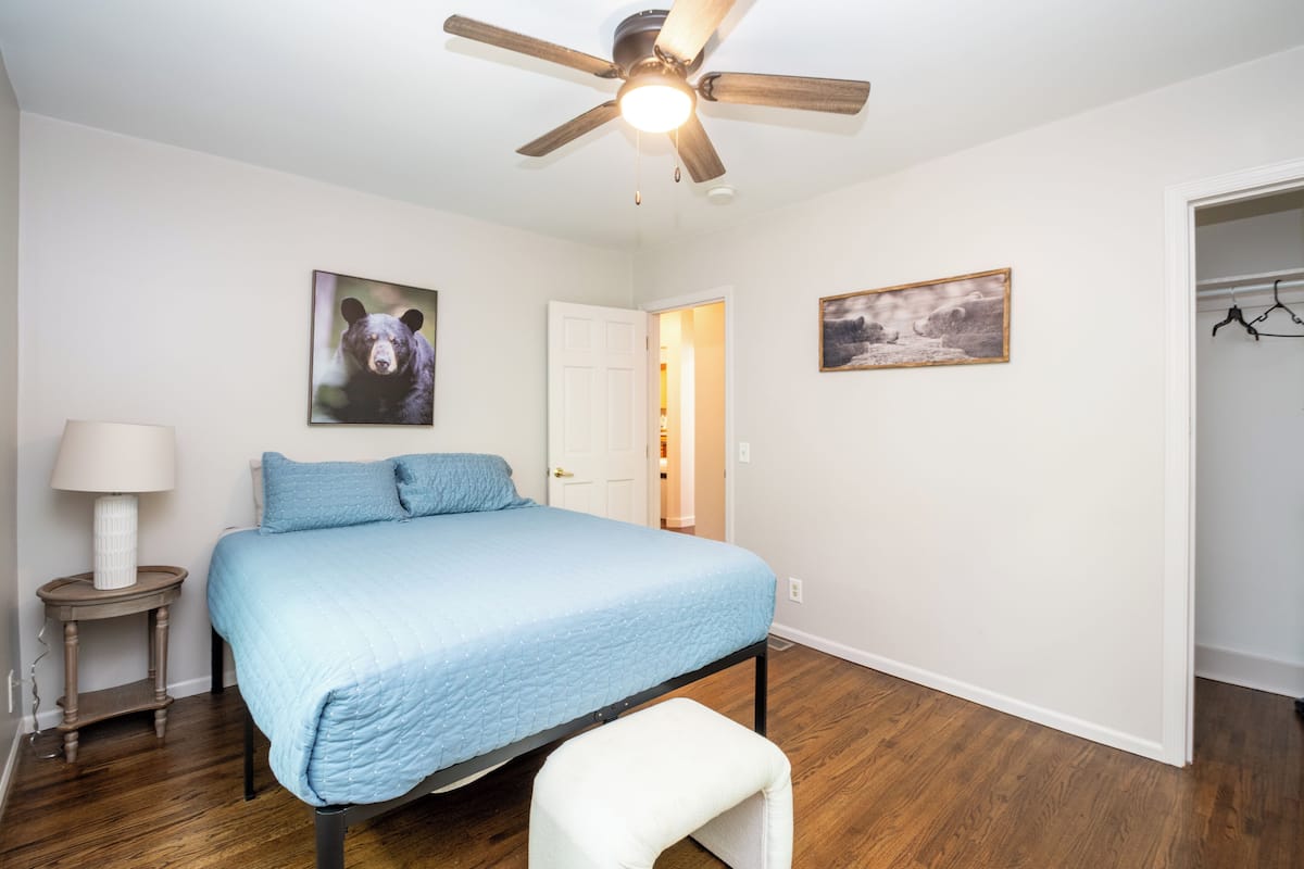 Casa familiar, vistas al parque | Wifi gratis y ropa de cama