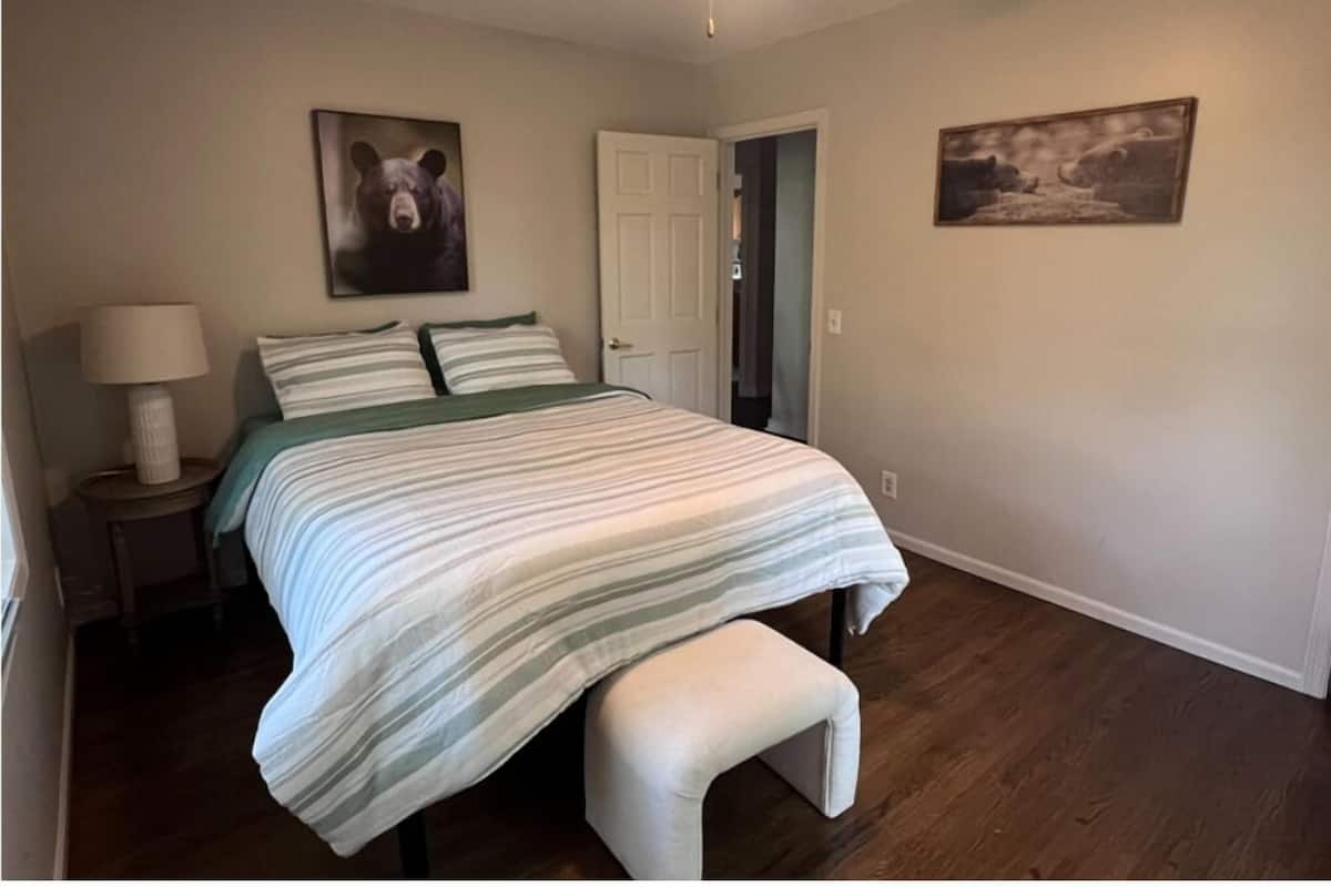 Casa familiar, vista al parque | Wifi gratis y ropa de cama