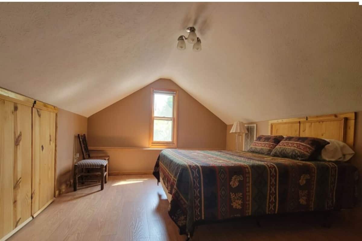Casa familiar, patio, vistas al lago | Wifi gratis y ropa de cama