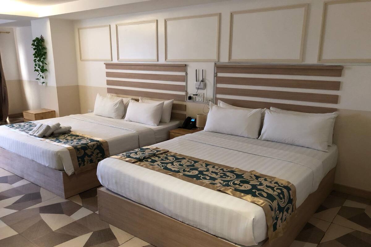 Superior Family Room | Escritorio, espacio para trabajar con un portátil, wifi gratis