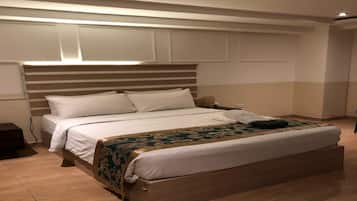 Free WiFi, bed sheets