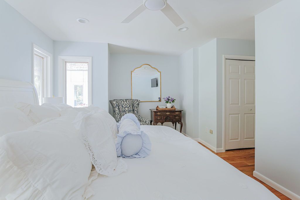 4 bedrooms, WiFi (free), bed sheets