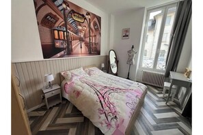 Ferros/tábuas de passar roupa, Wi-Fi, roupa de cama