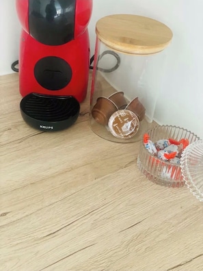 Kaffee und/oder Kaffeemaschine