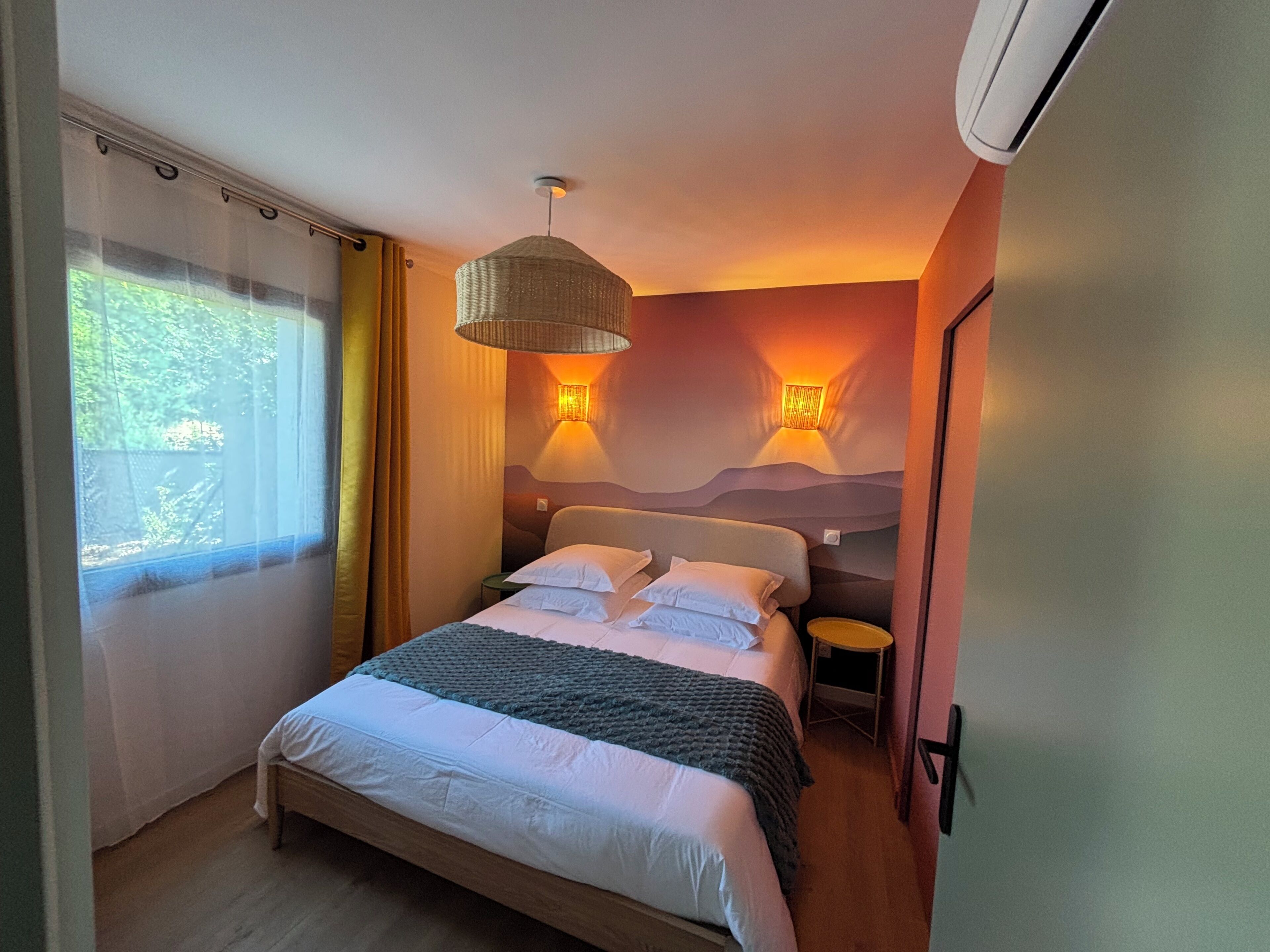 1 chambre, fer et planche à repasser, Wi-Fi gratuit, draps fournis