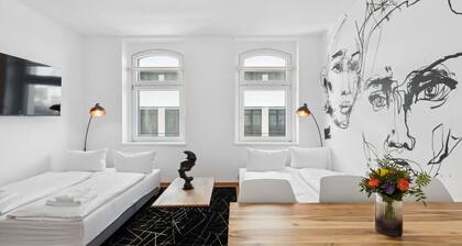 Arbio I Modern Art Suite for 6