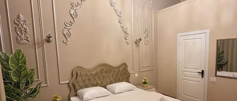 Chambre Deluxe double ou avec lits jumeaux, vue sur la ville | Bureau, espace de travail pour ordinateurs portables