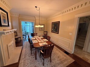 Dining - Marvelous 3-bedroom house Perfect for any stay (Louisville)