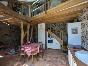 Dining - “L'air De Vacances” Cottage with Private Terrace and Wi-Fi (Bonnée)