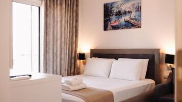 Deluxe Twin Room, Balcony, City View | Free WiFi
