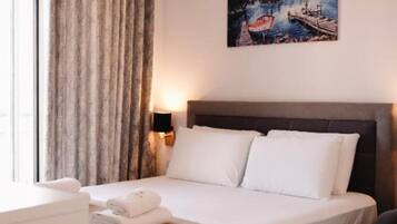 Deluxe Twin Room, Balcony, City View | Free WiFi