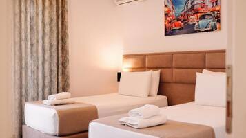 Deluxe Twin Room, Balcony, City View | Free WiFi