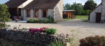 Bed and Breakfast 'Roulotte Esméralda' with Balcony, Wi-Fi and Air Conditioning