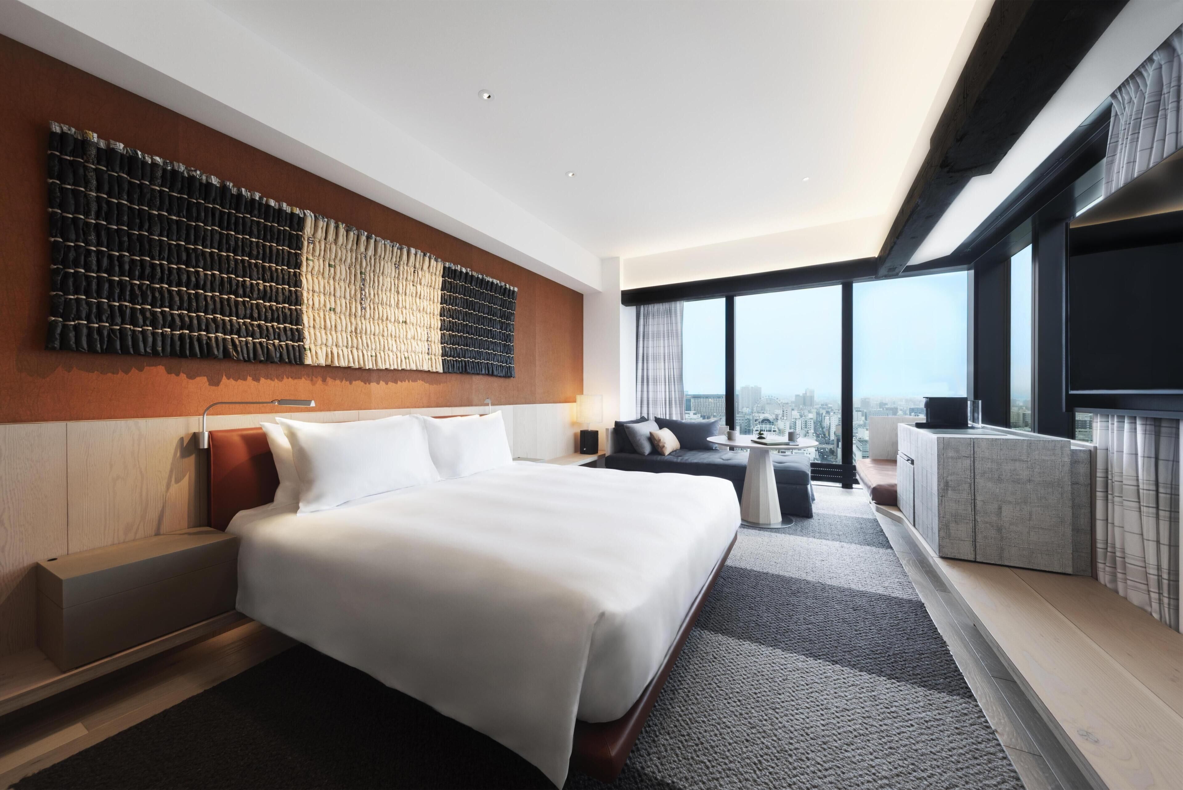 Deluxe Room, 1 King Bed | Premium bedding, down comforters, minibar, in-room safe