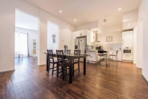 Dining - Spacious 140 m² Apartment in the Heart of Madrid (Madrid)