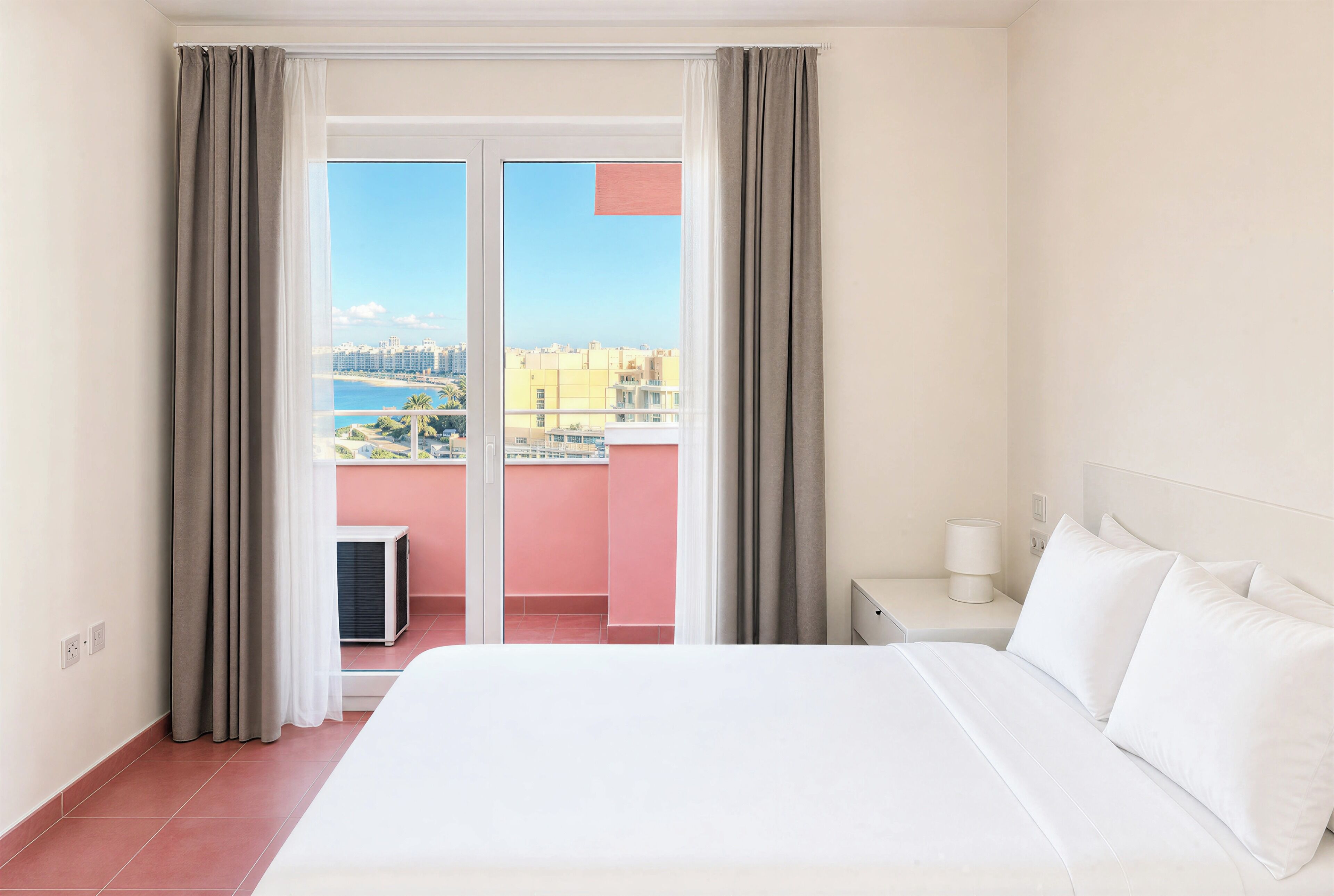 In-room safe, soundproofing, iron/ironing board, free WiFi