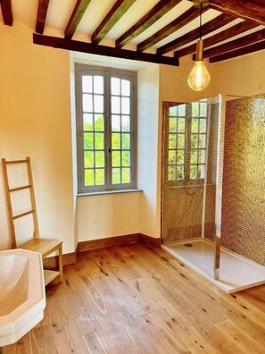 Dobbeltrom – deluxe, kjæledyr tillatt, bakgårdsutsikt | Spa