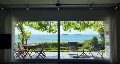 Family-Friendly Villa Just Steps from the Beach with Garden & Parking
