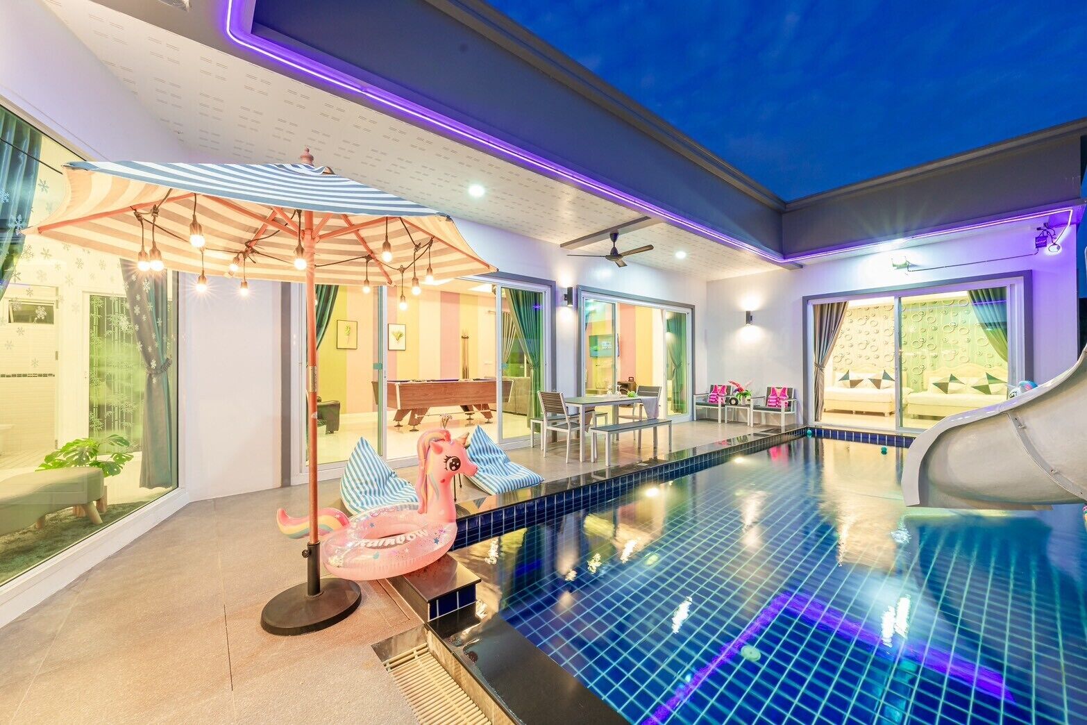 Hồ bơi ngoài trời 